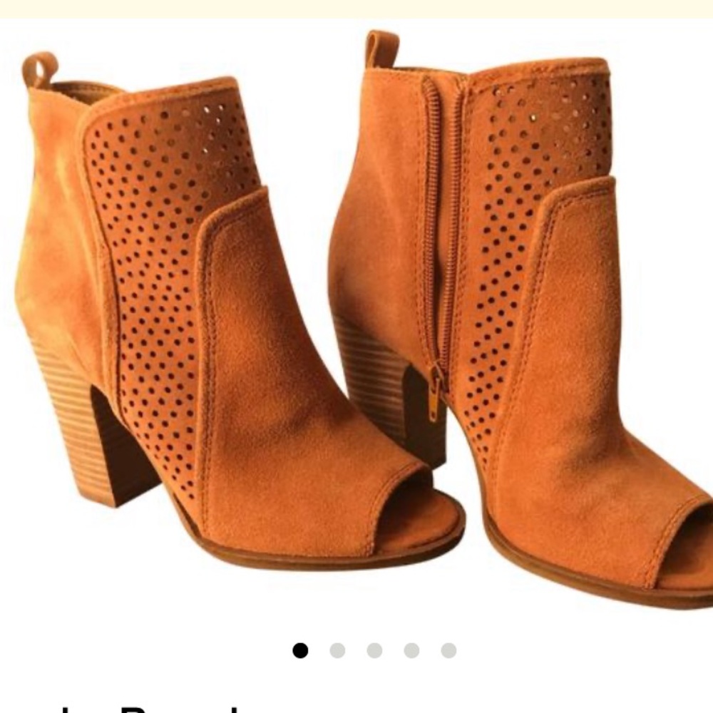 Boots - Picture 3 of 3